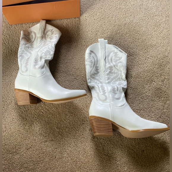 Brand New Bieosnli White Cowboy Cowgirl Boots Size 7 - Picture 2 of 9